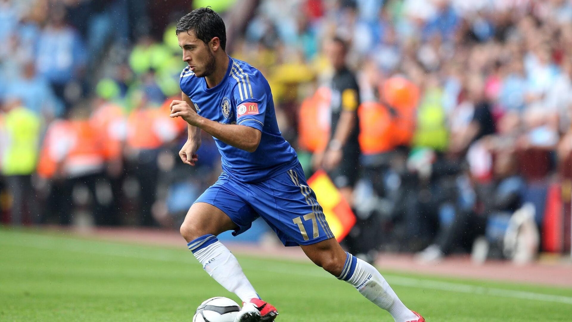 中国足球俱乐部球员职业发展路径多元化，我国职业足球俱乐部发展现状