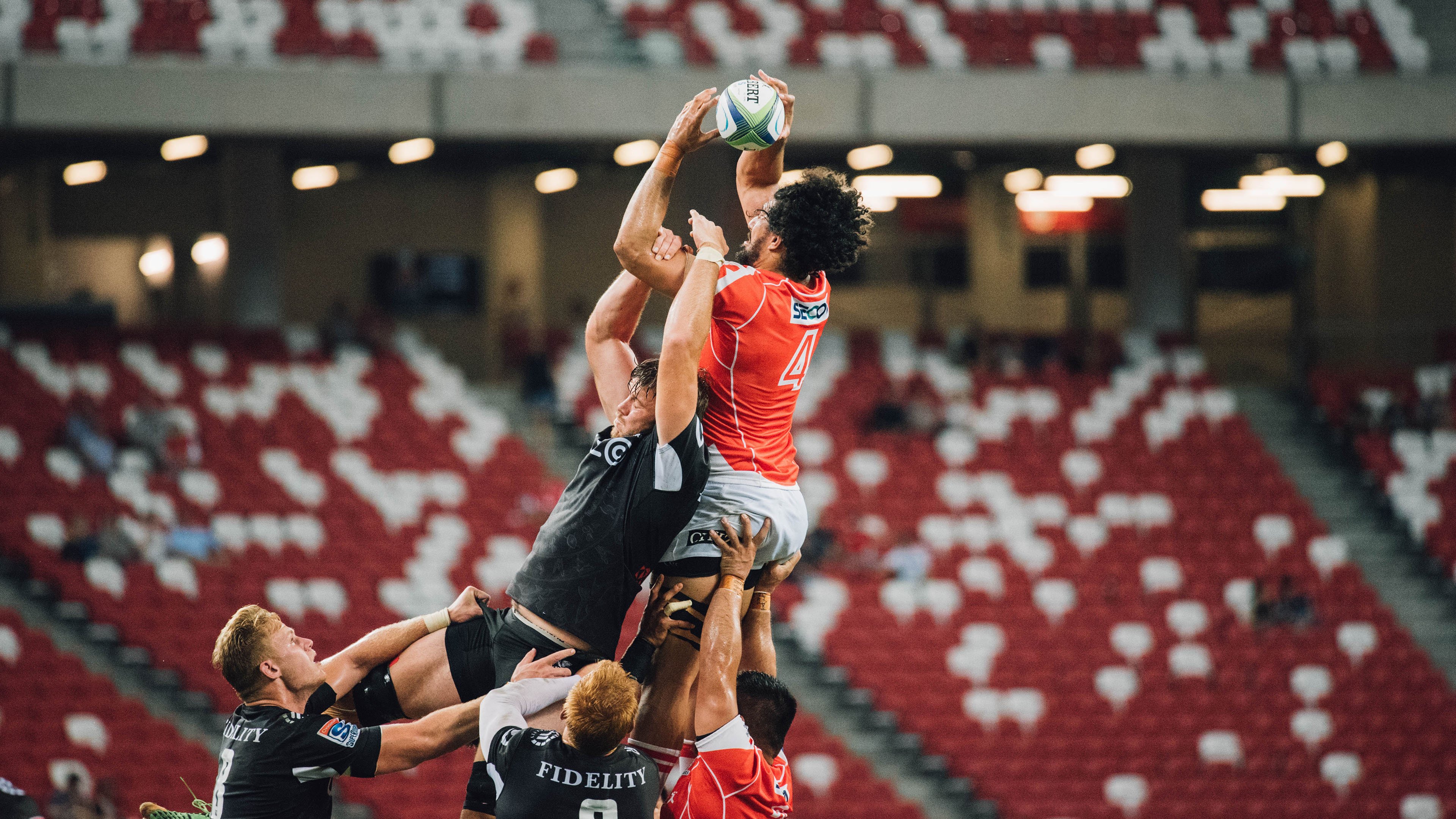 中场拦截效率提升前场反抢形成高压态势制造多次机会，足坛拦截最好的中场