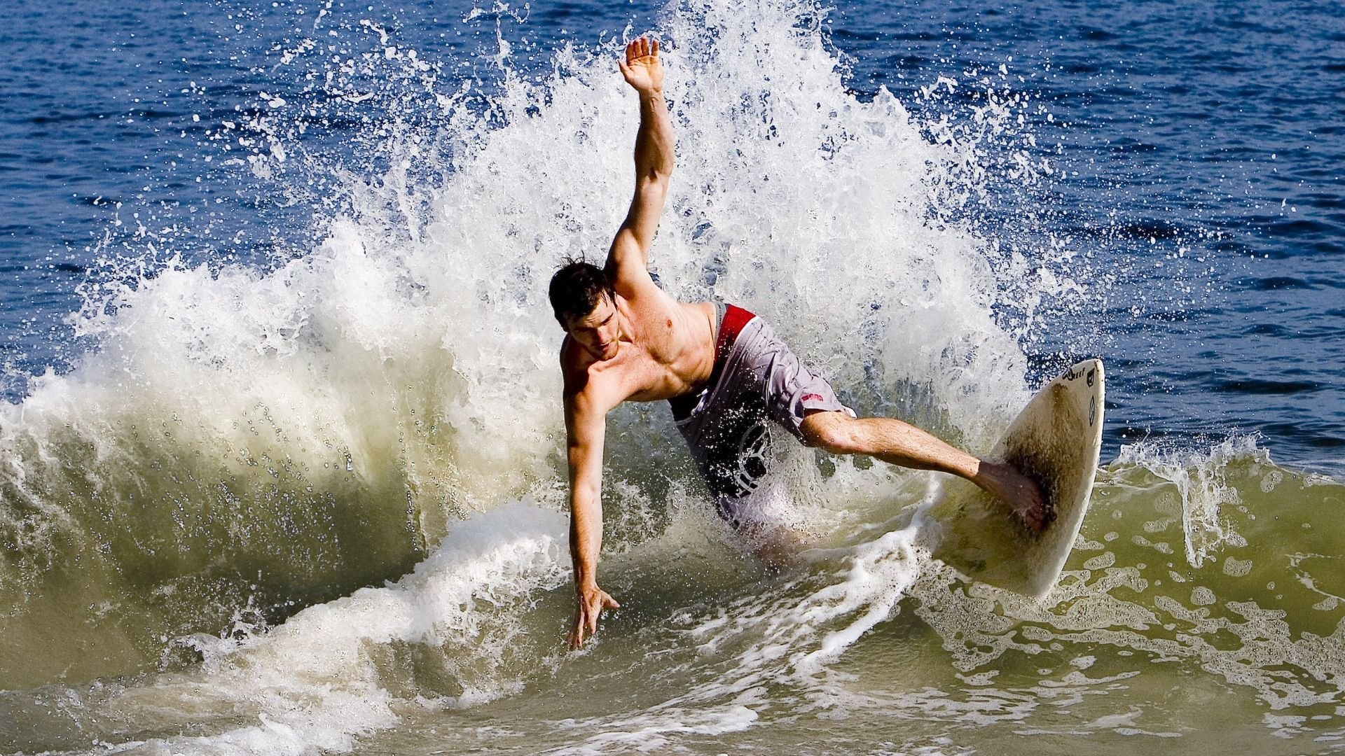 掘金主帅与球员一对一谈心促进相互信任，掘金对队员