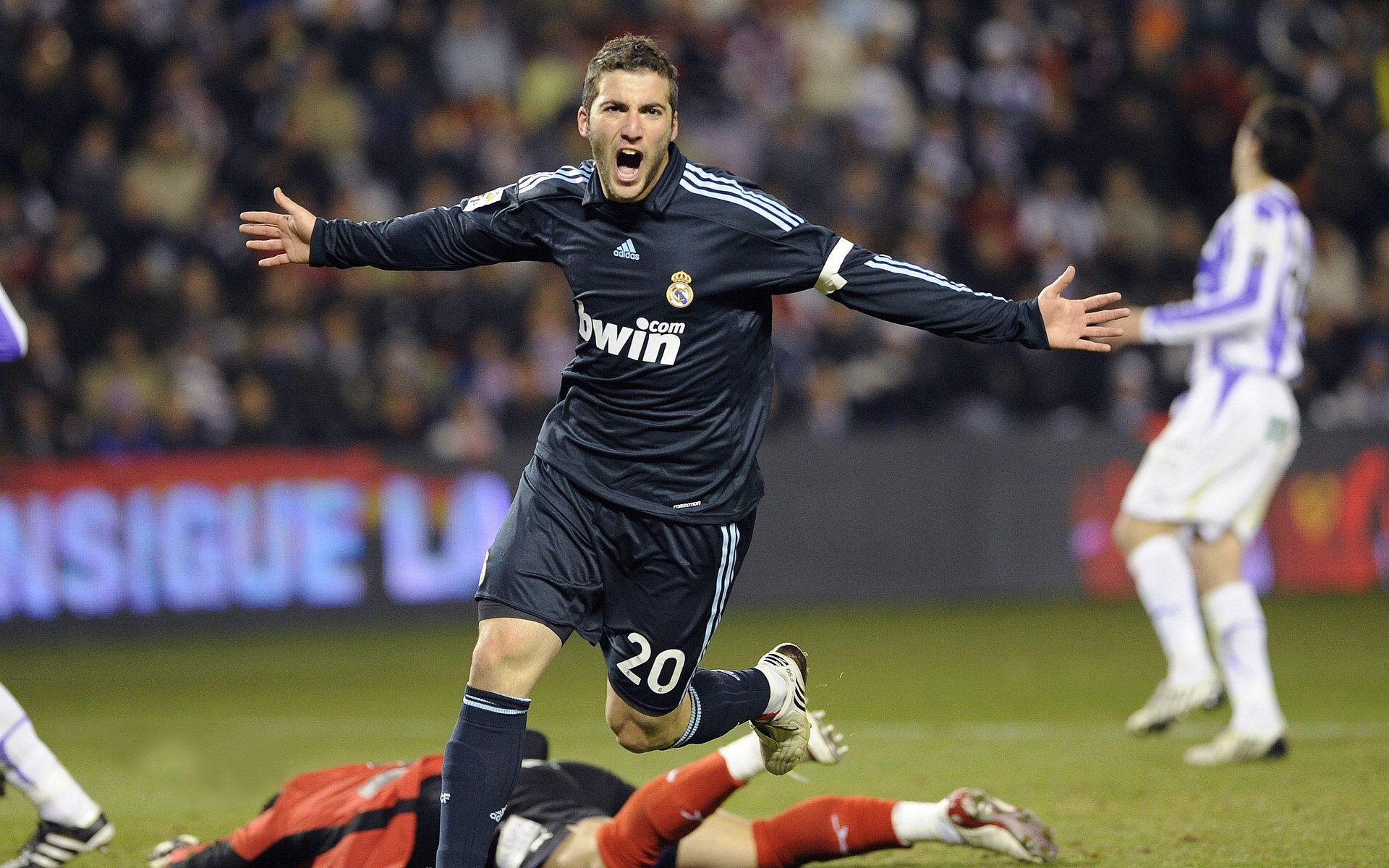 中国足球职业联赛推广青少年足球教育，中国足球青少年足球队